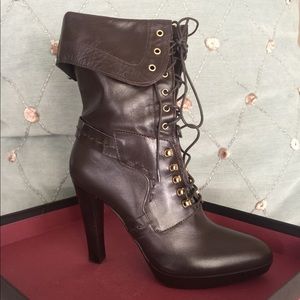 Charles David boots- Olivera